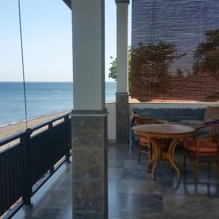 Amed Beach Villa Exterior foto